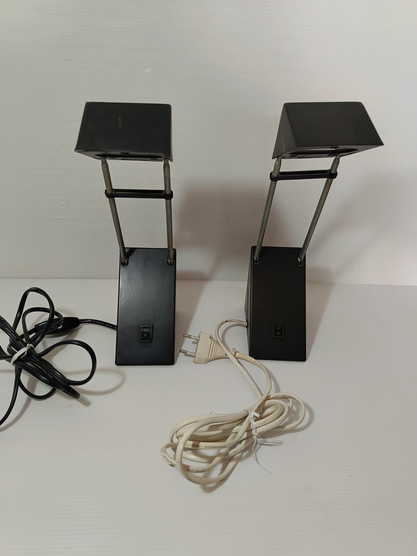 2 Lampade Design TL-101 Vintage da Restaurare