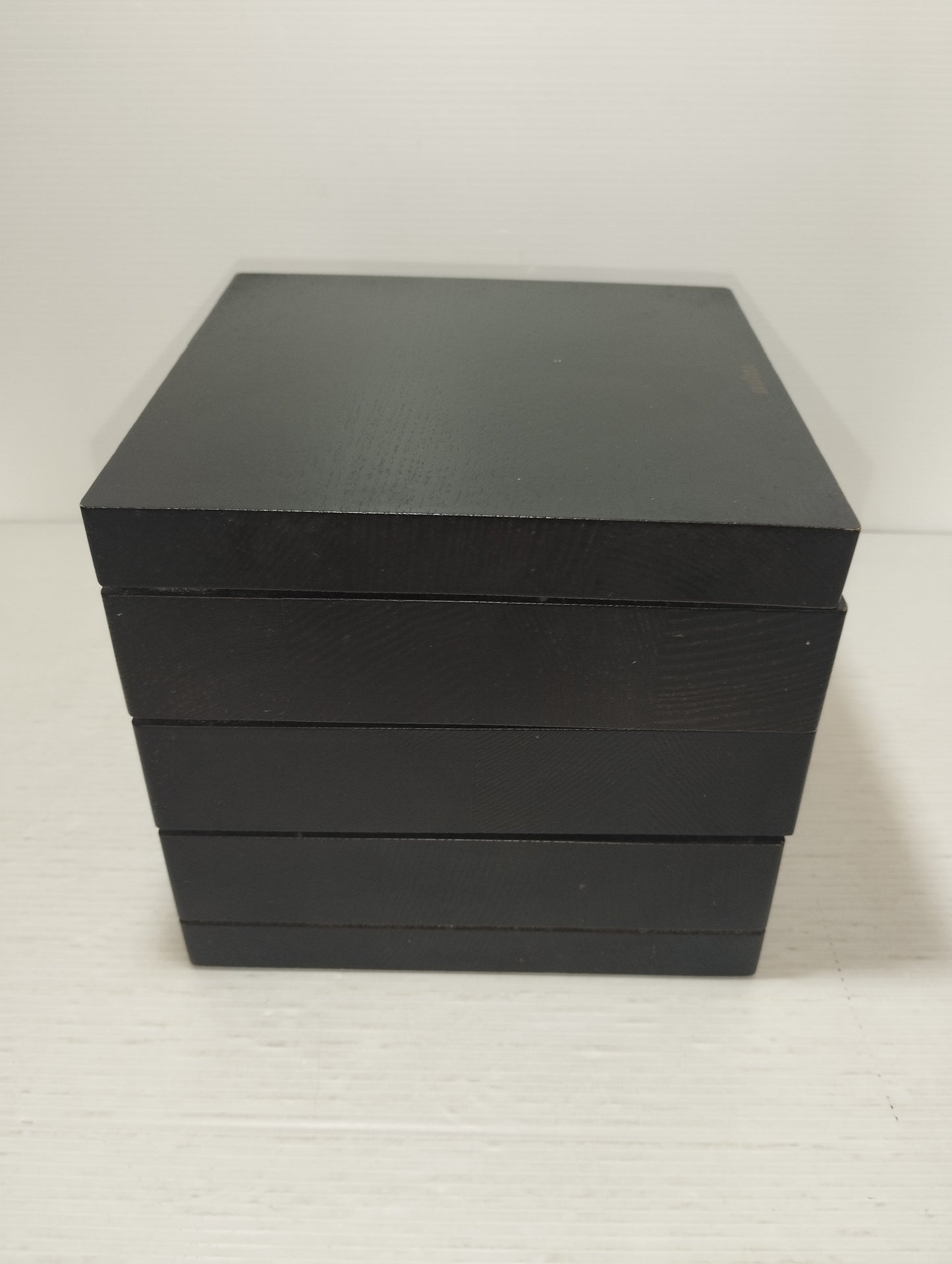 Lavazza Cubo Porta cialde In Legno
Con tre scomparti