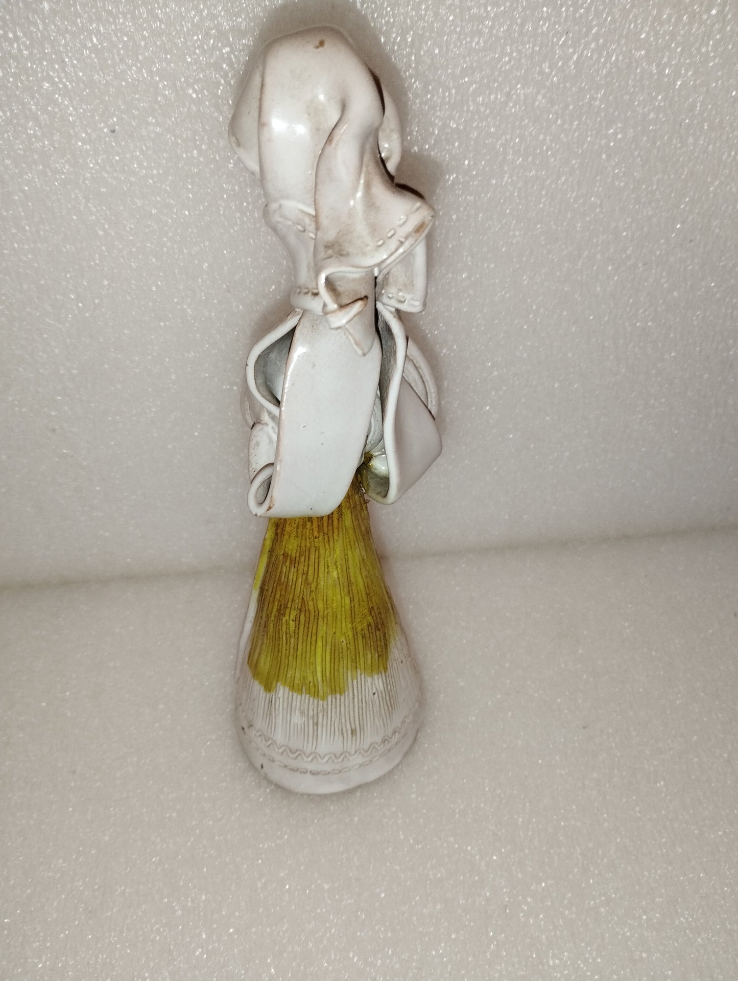 Statua Donna Sarda In Ceramica Smaltata
Firmata G.Sirena