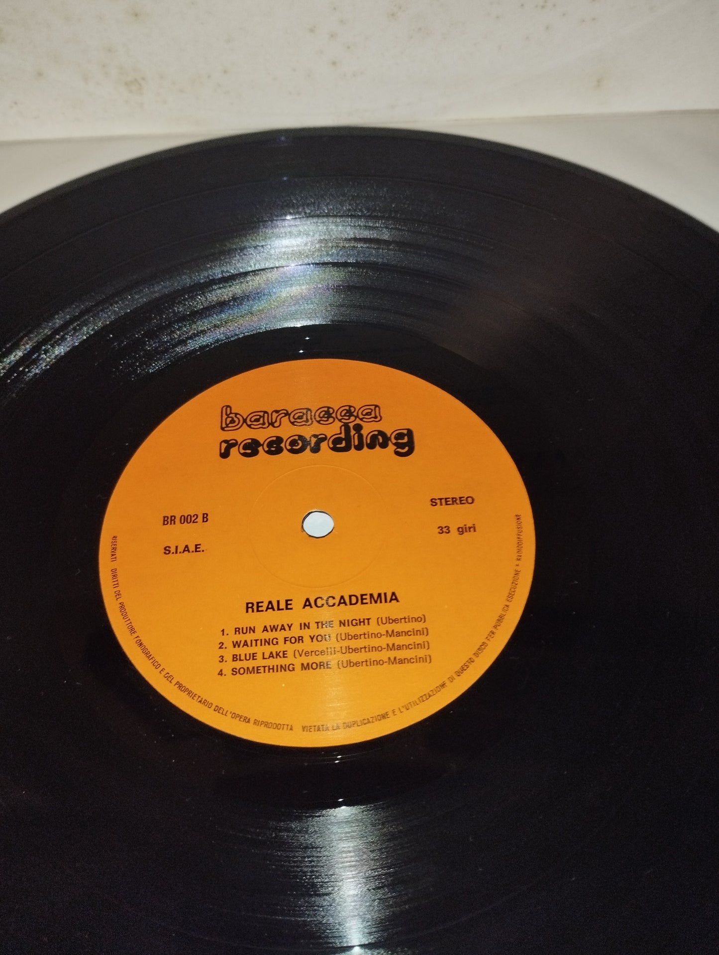 Reale Accademia Omonimo LP 33 Giri Edito nel 1987 da Baracca Recording Cod.BR/002
Genere:Electronic,Pop
Stile :Italo Disco
Molto raro
