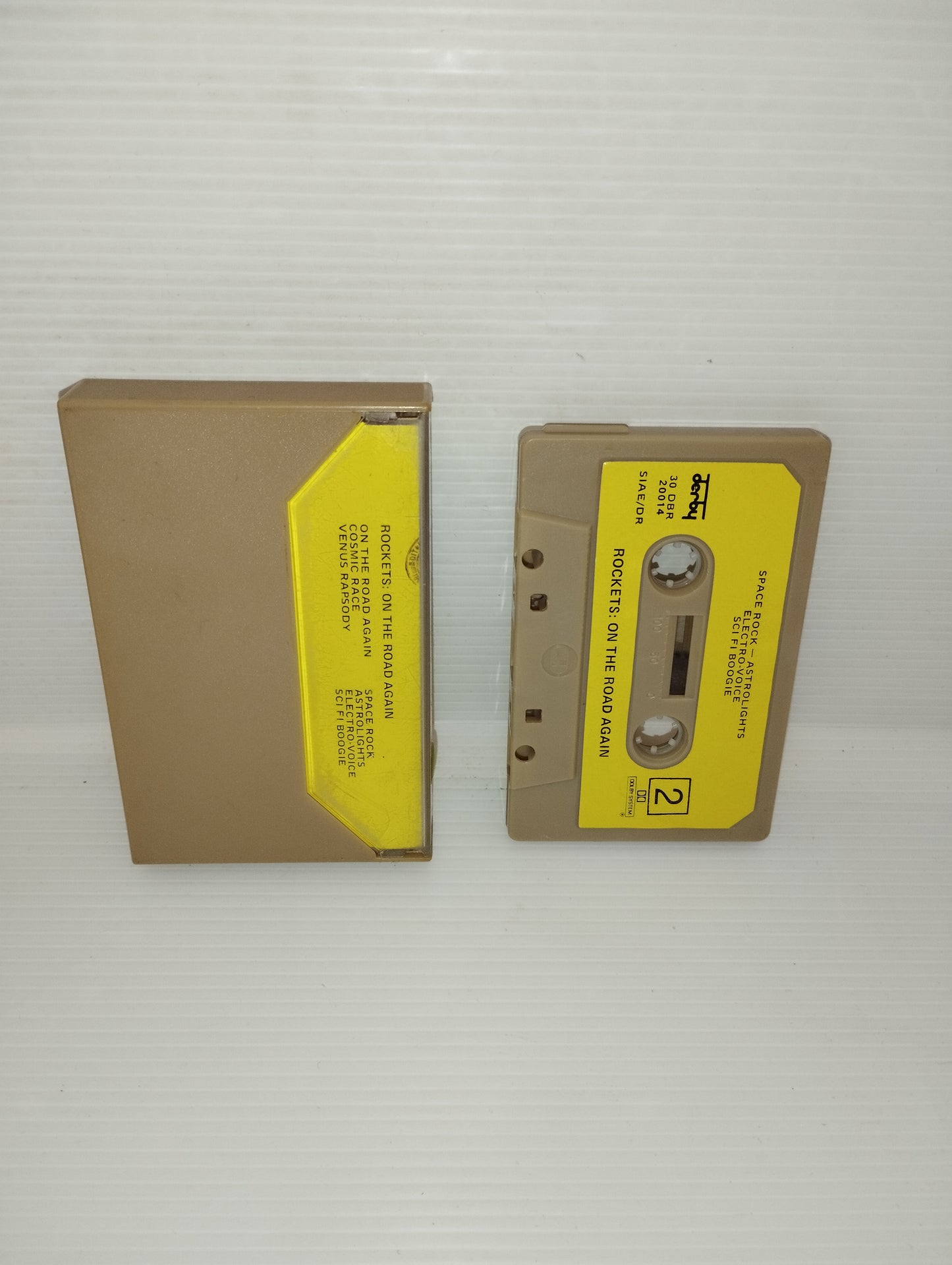 On The Road Again Rockets Musicassetta

Edita nel 1978 da Derby cod.30 DBR 20014