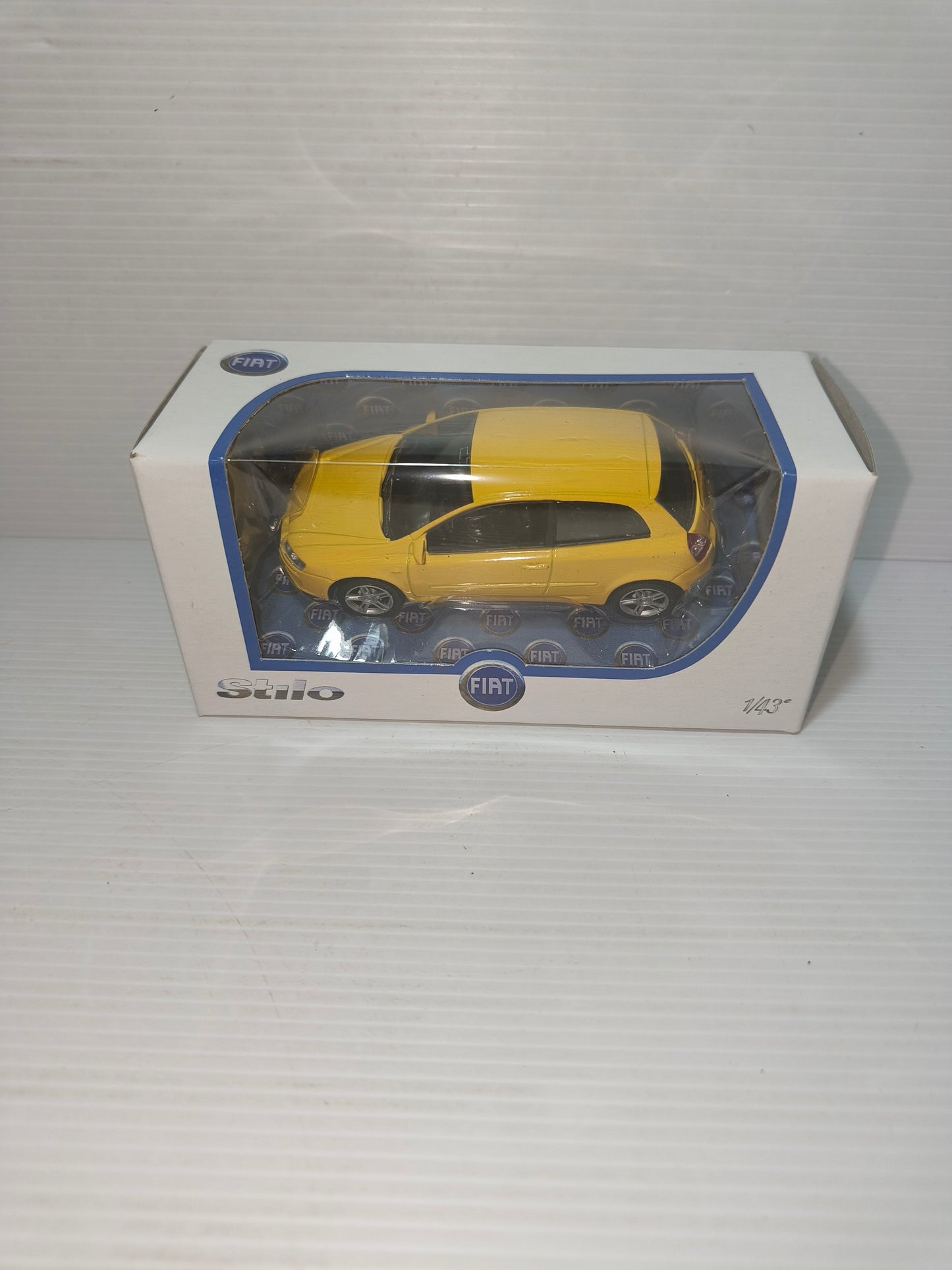Modellino Fiat Stilo gialla Prodotto da Norev Scala 1:43