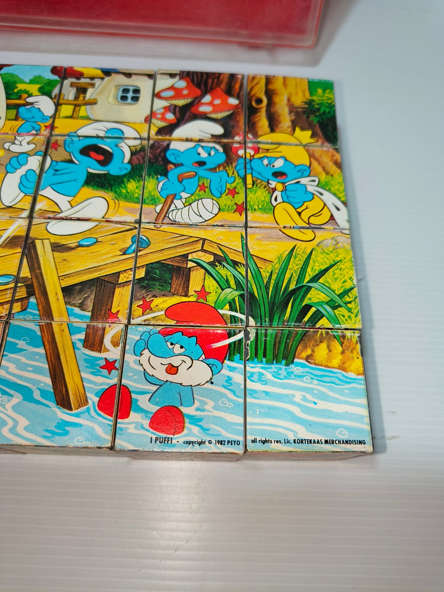 Cubi giocattolo Puffi anni 80, LEGGI