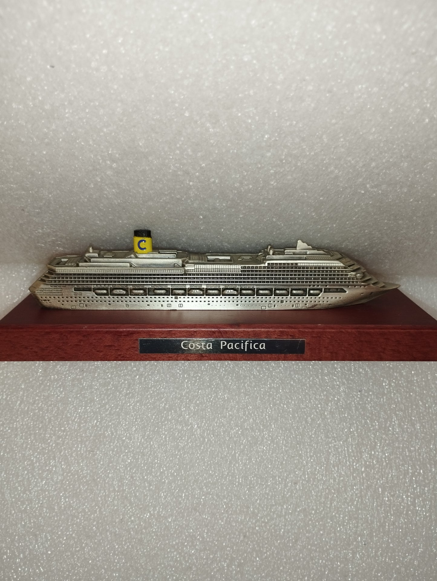 Costa Pacifica In Metallo Con Base In Legno
Made in Italy