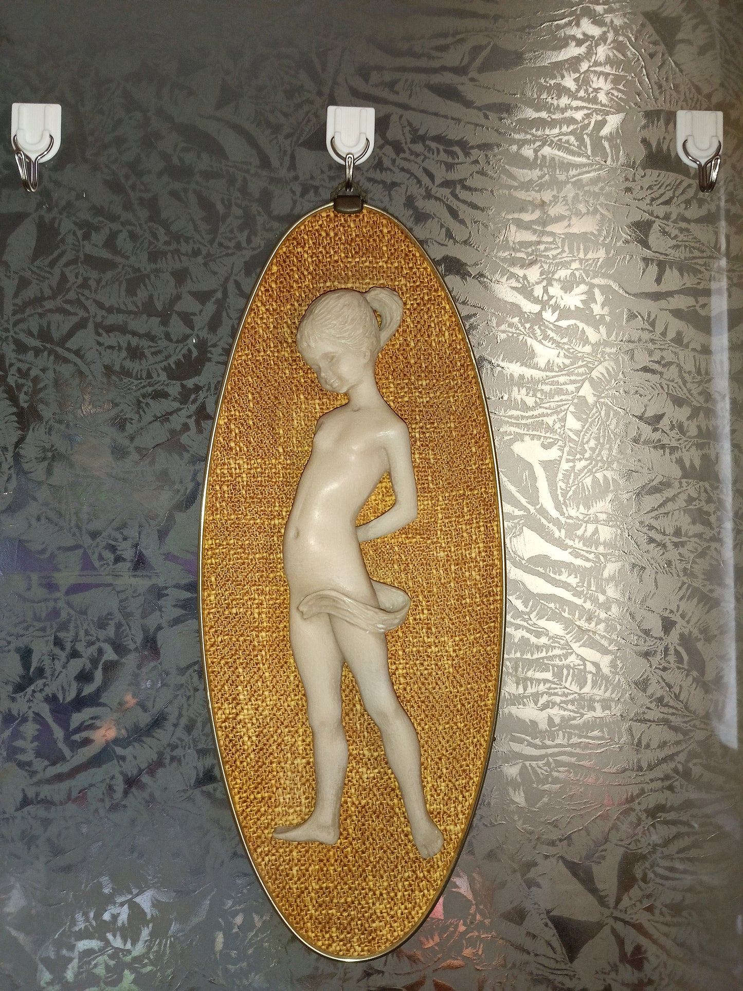 Quadretto Con Scultura
In Materia Plastica Vintage