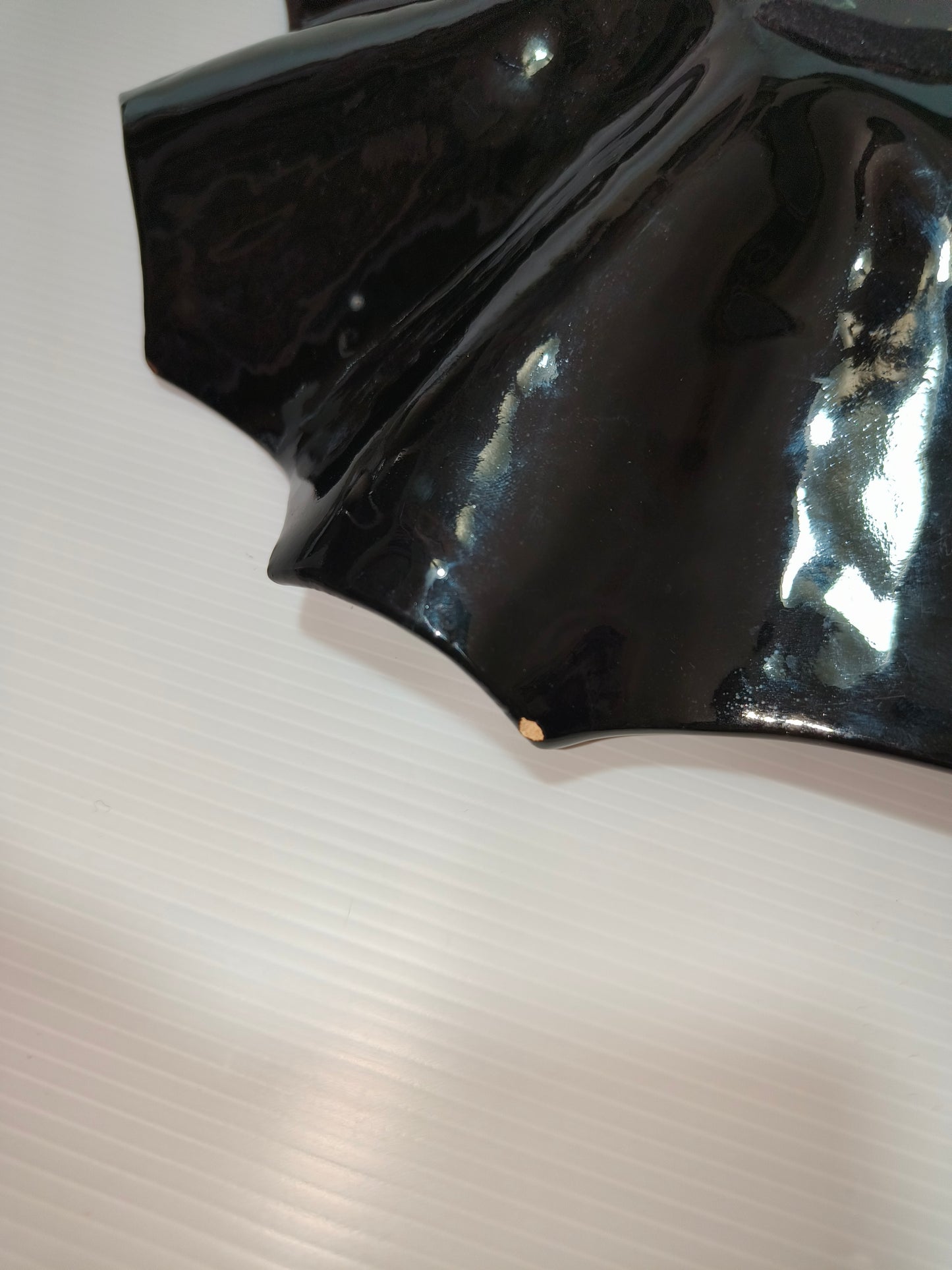 Antico centrotavola Vera Magda Braga in ceramica smaltata, LEGGI