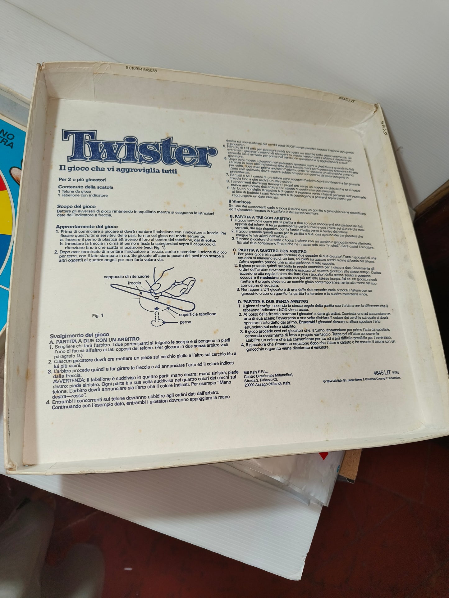 Gioco Twister anni 80, LEGGI