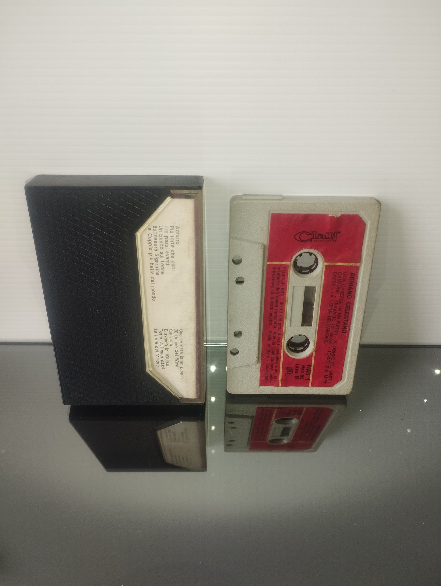 Azzurro Adriano Celentano Musicassetta
Edita nel 1968 da Clan Celentano cod.NAS -1 BIEM
Mono Molto Rara