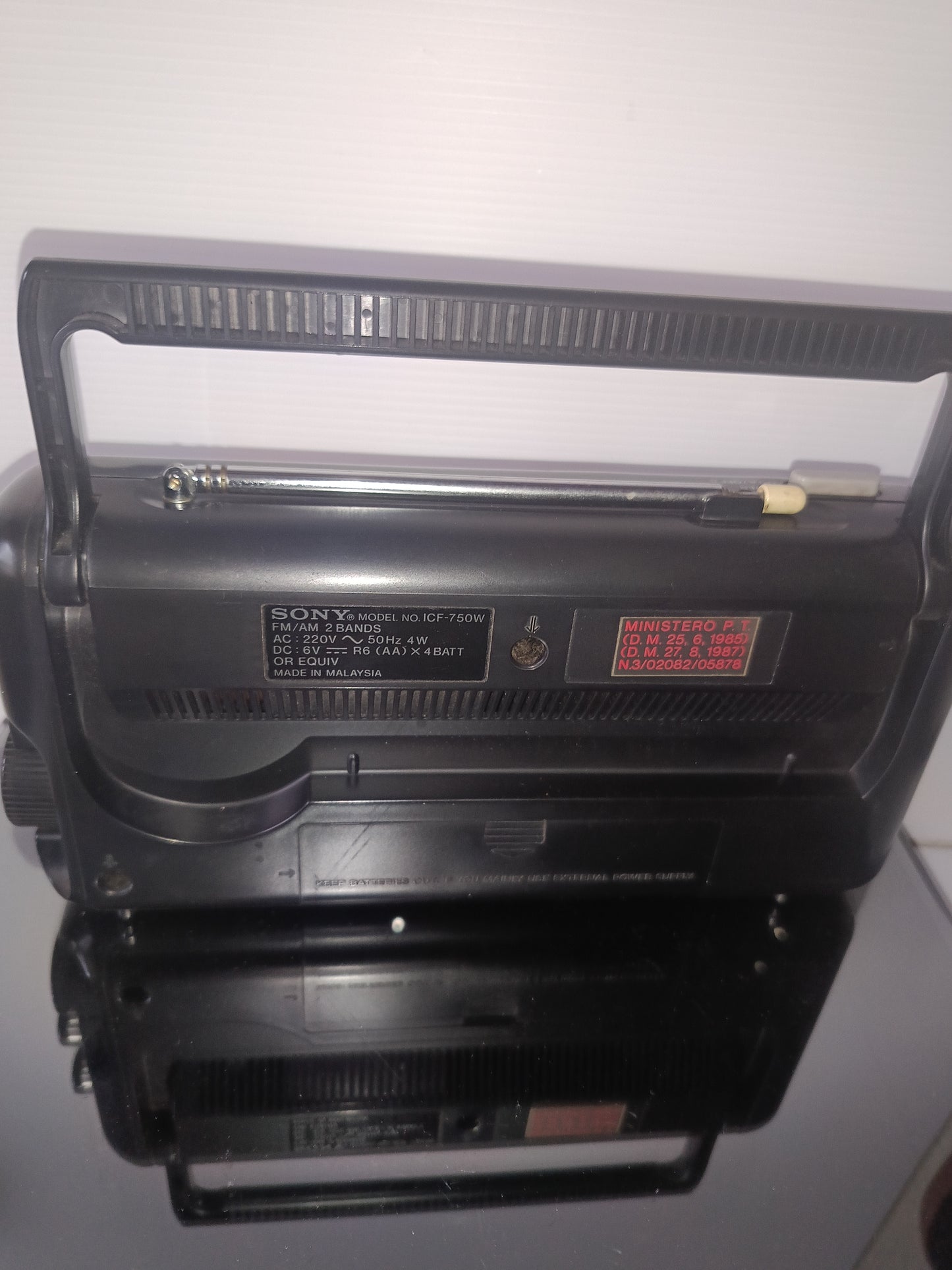 Sony ICF-750W FM/AM radio