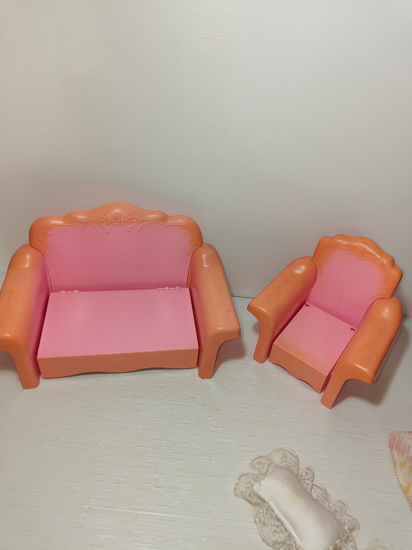 Divano e poltrona Barbie, anni 80 LEGGI