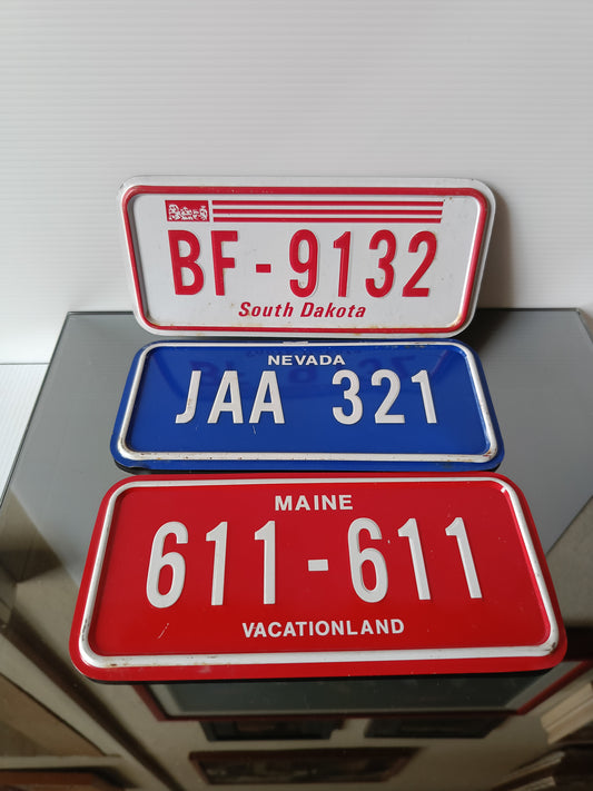 3 Targhette In Metallo
Riproduzioni
Misure 18,5 x 8,5 cm