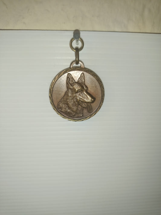 Medaglia Con Profilo Pastore Tedesco Vintage