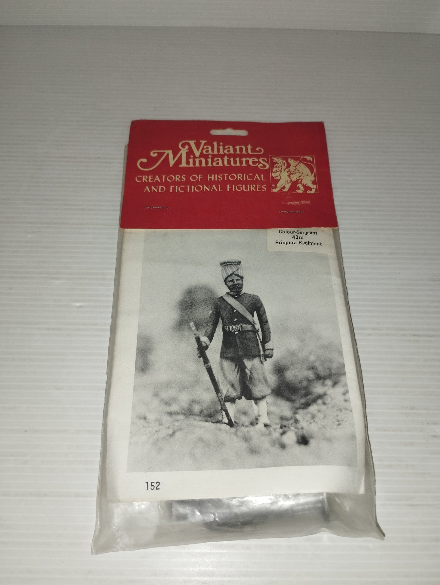 Valiant Miniatures Colour - Sergeant 43 rd Erinpura Regiment in lega (metallo)
Printed in U. S. A.