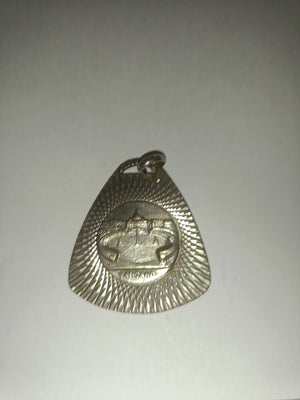 Ciondolo Vaticano Souvenir Vintage

In metallo argentato