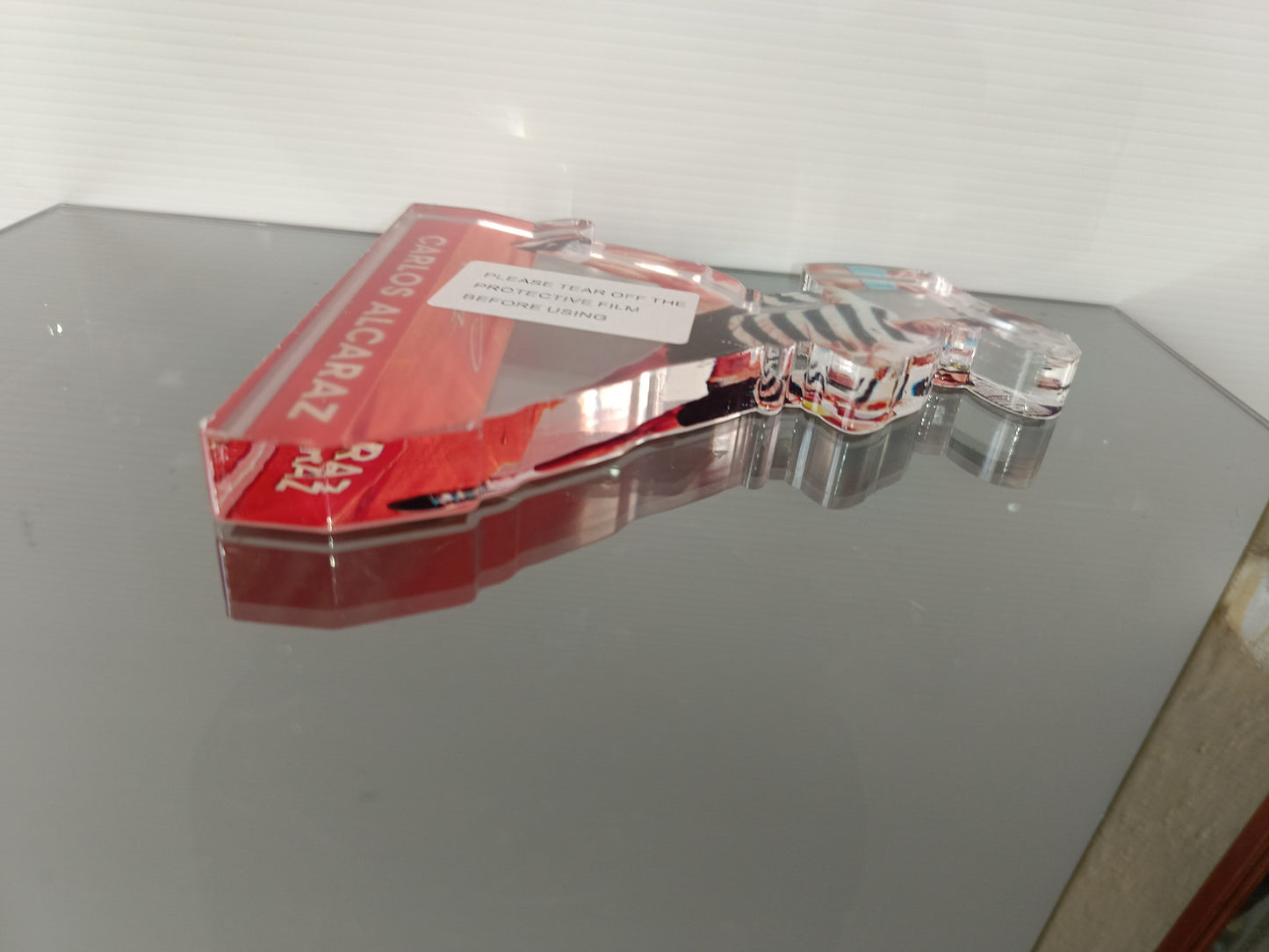 Statuetta Carlos Alcaraz in resina 

Misure 15h x 13 x 1,5 cm