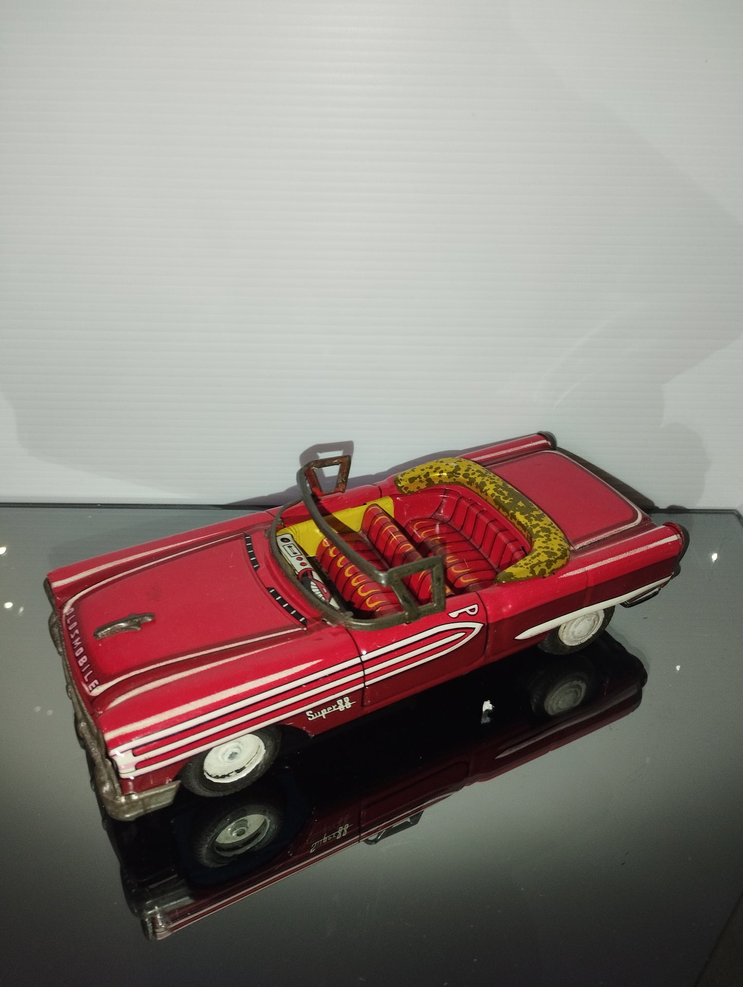 Oldsmobile Super 88  In Latta TN
Made in Japan
Anni 60