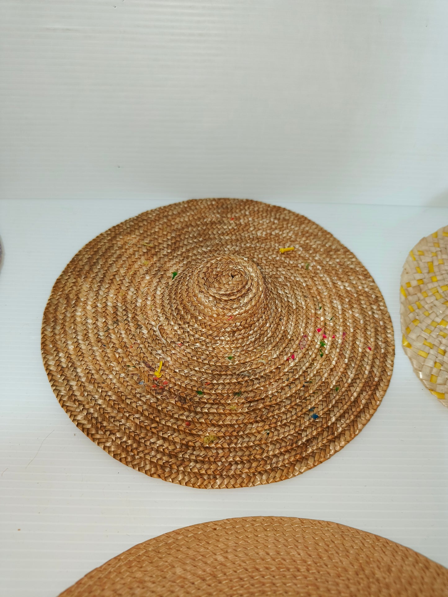 Cappelli in paglia per bambole vintage, LEGGI