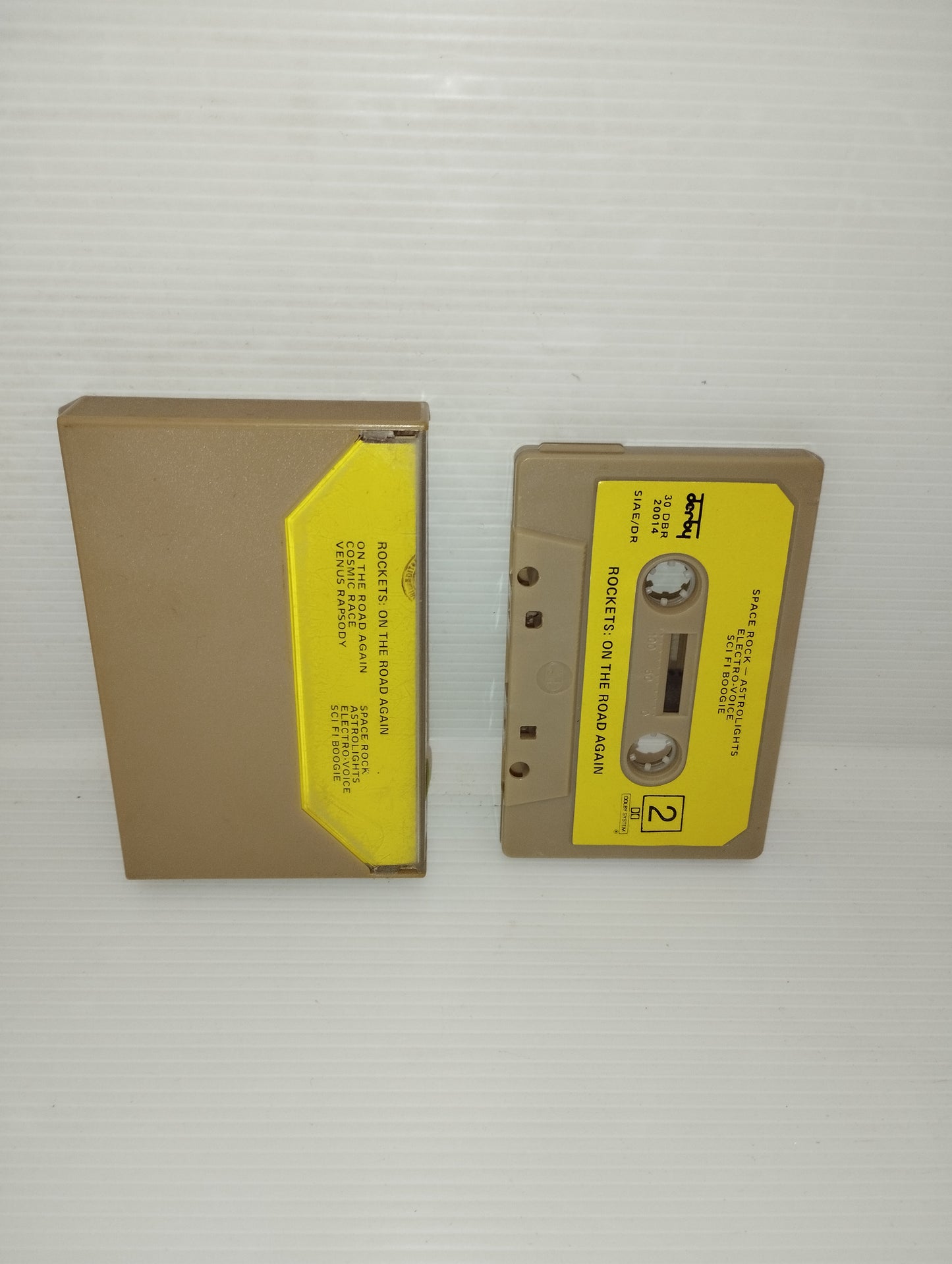 On The Road Again Rockets Musicassetta

Edita nel 1978 da Derby cod.30 DBR 20014