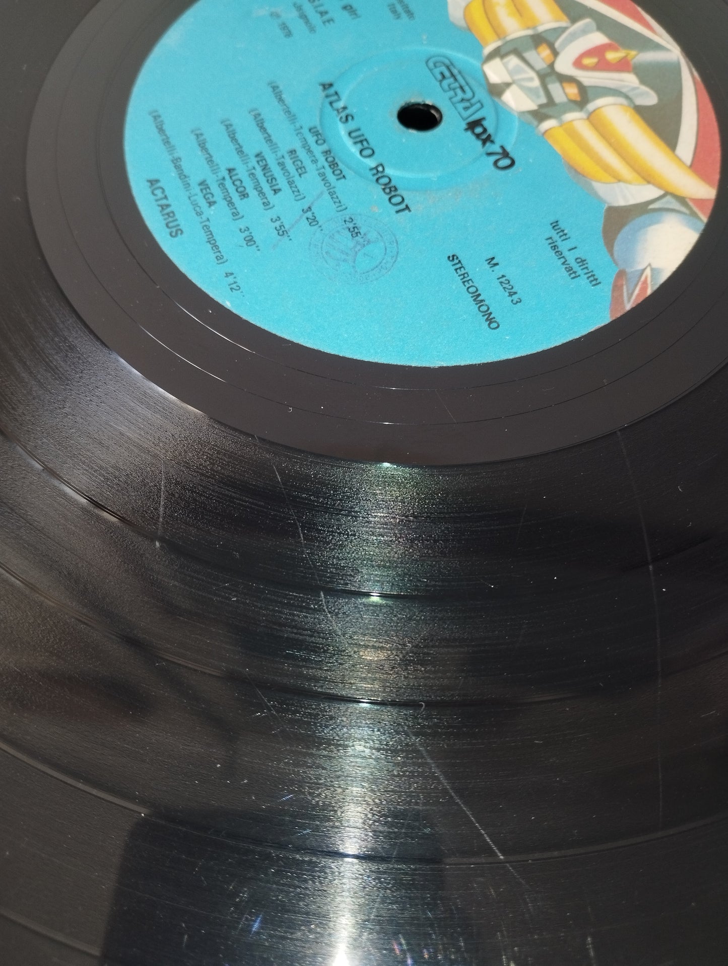 Atlas Ufo Robot Actarus Lp 33 giri
Edito nel 1978 da Cetra Cod.LPX70
PRECISO CHE È IN VENDITA IL SOLO VINILE.NO COPERTINA