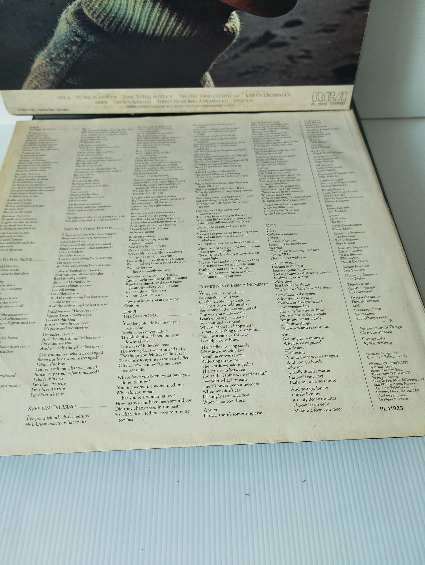 Images Lucio Battisti Lp 33 Giri
Edito nel 1977 da  RCA Cod.PL 11839