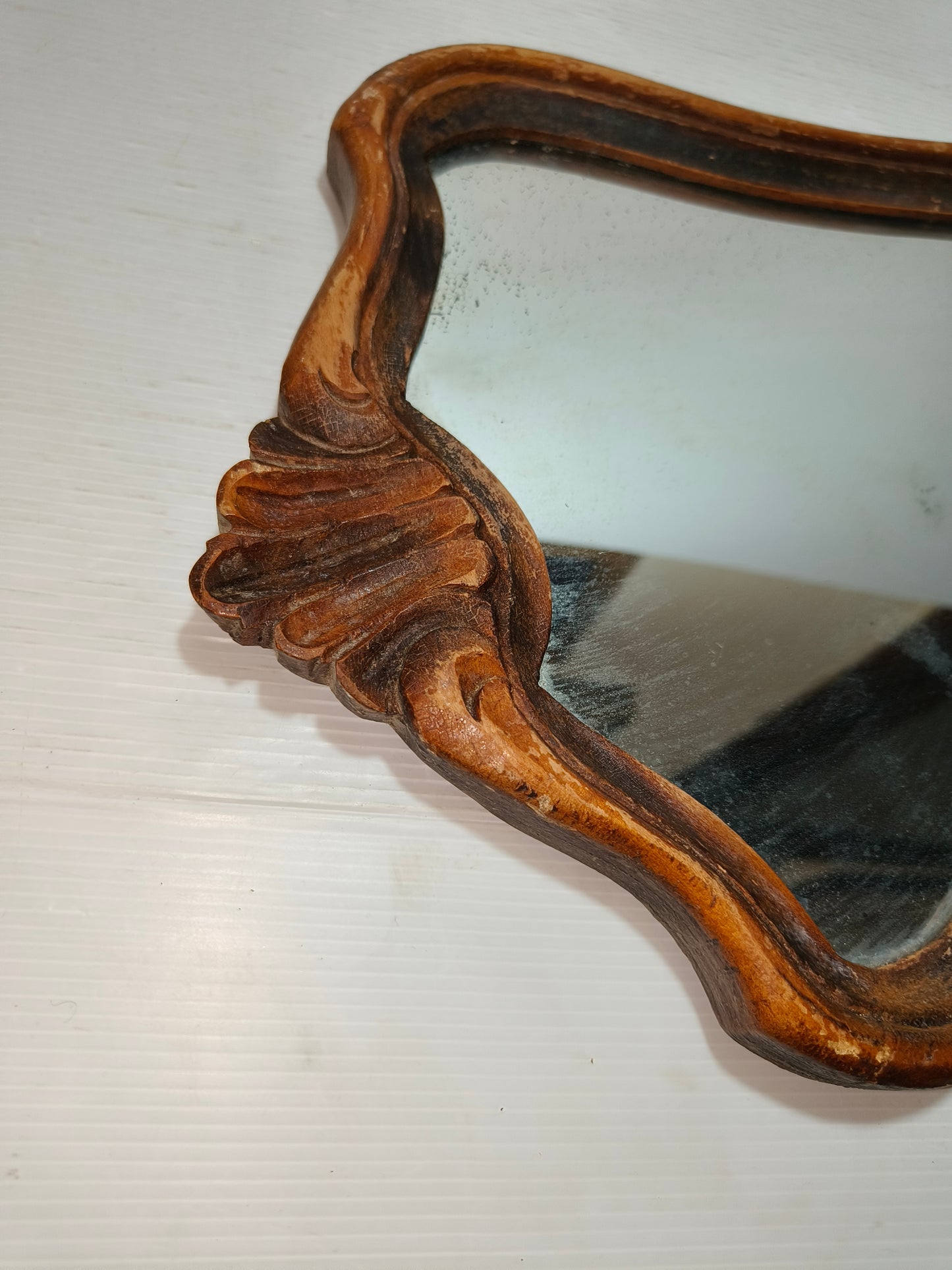 Antico Specchio con cornice in legno, LEGGI