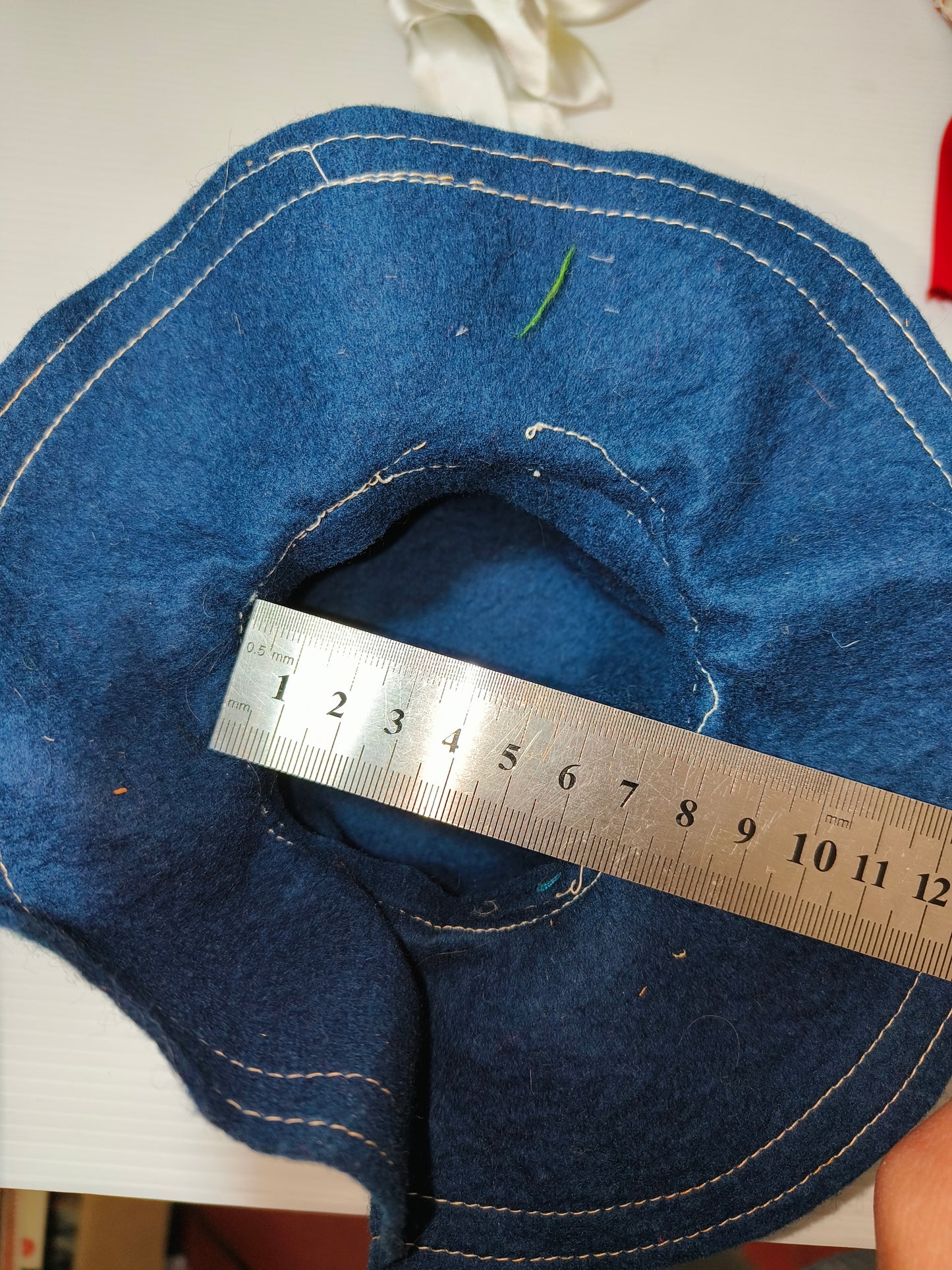 Cappelli antichi per bambole, LEGGI