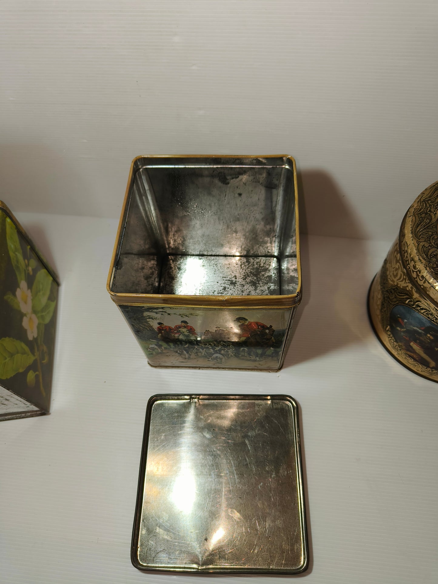 Lotto scatola in latta vintage, LEGGI