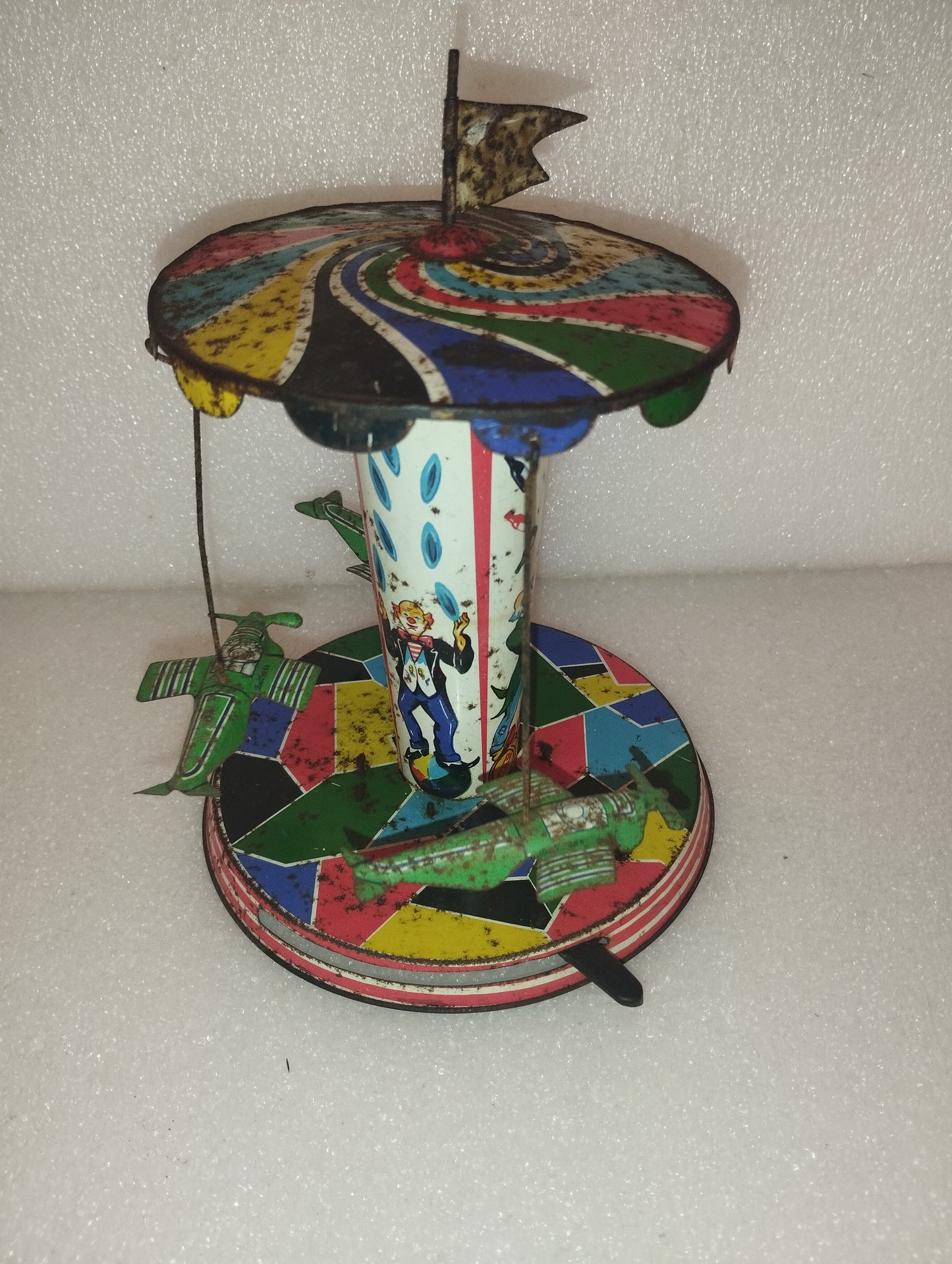 BELL Giostra In Latta
Anni 50
Made in Italy
Da Restaurare