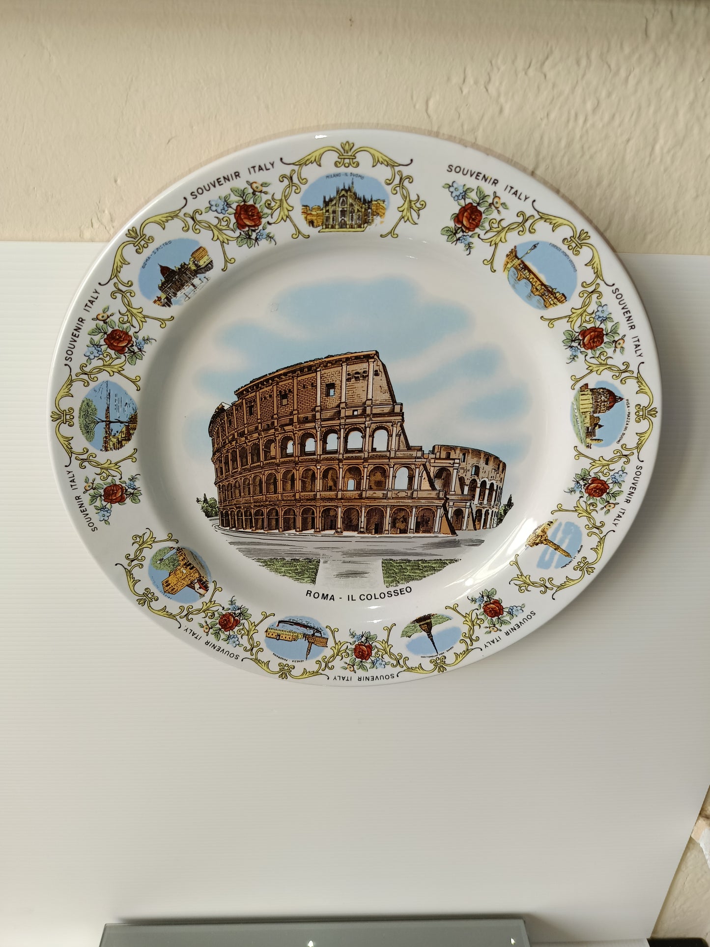 Piatto Roma il Colosseo Souvenir Vintage in porcellana
