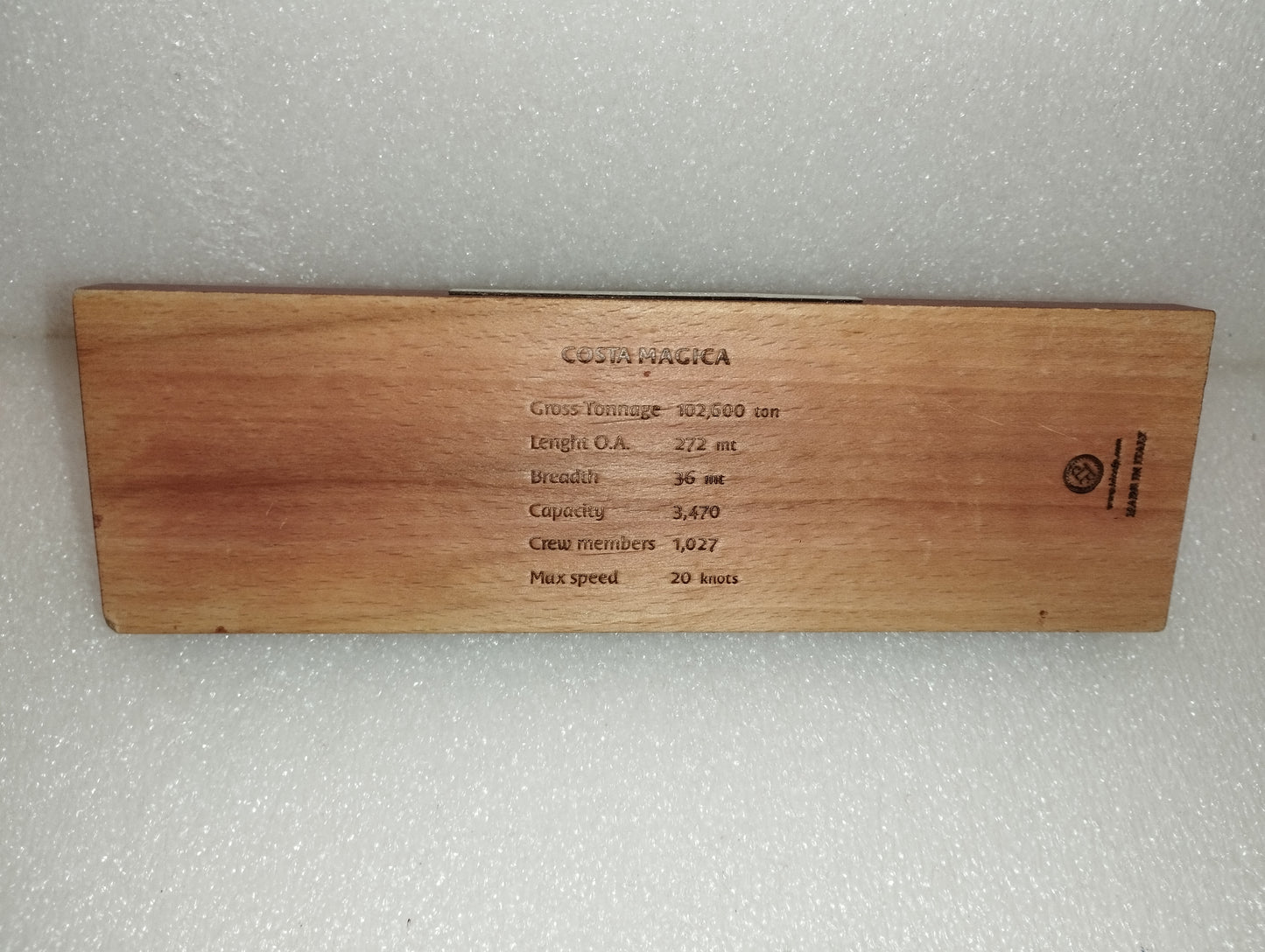 Costa Magica In Metallo Con Base In Legno
Made in Italy