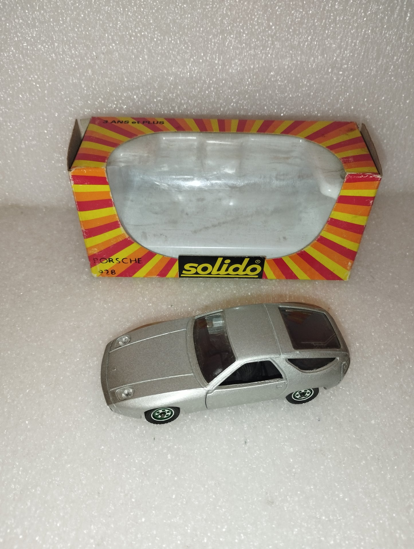Porsche 928
Prodotta da Solido cod.n.1336
Metal Scala 1:43