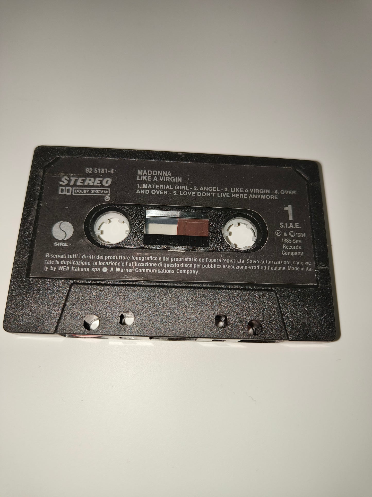 Like A Vergin Madonna Musicassetta, LEGGI