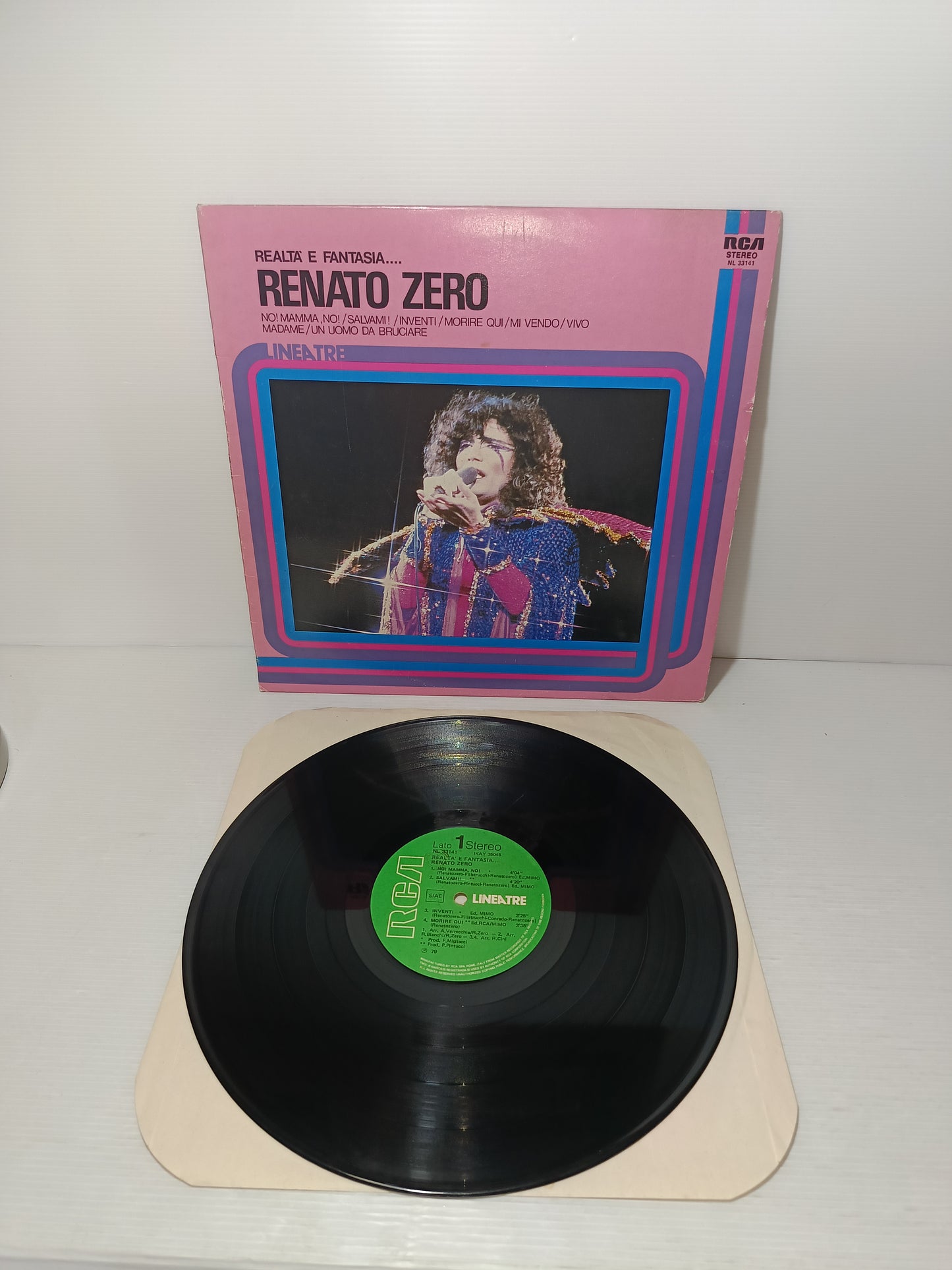 Realtà E Fantasia Renato Zero LP 33 Giri
Edito nel 1979 da  RCA cod.NL 33141