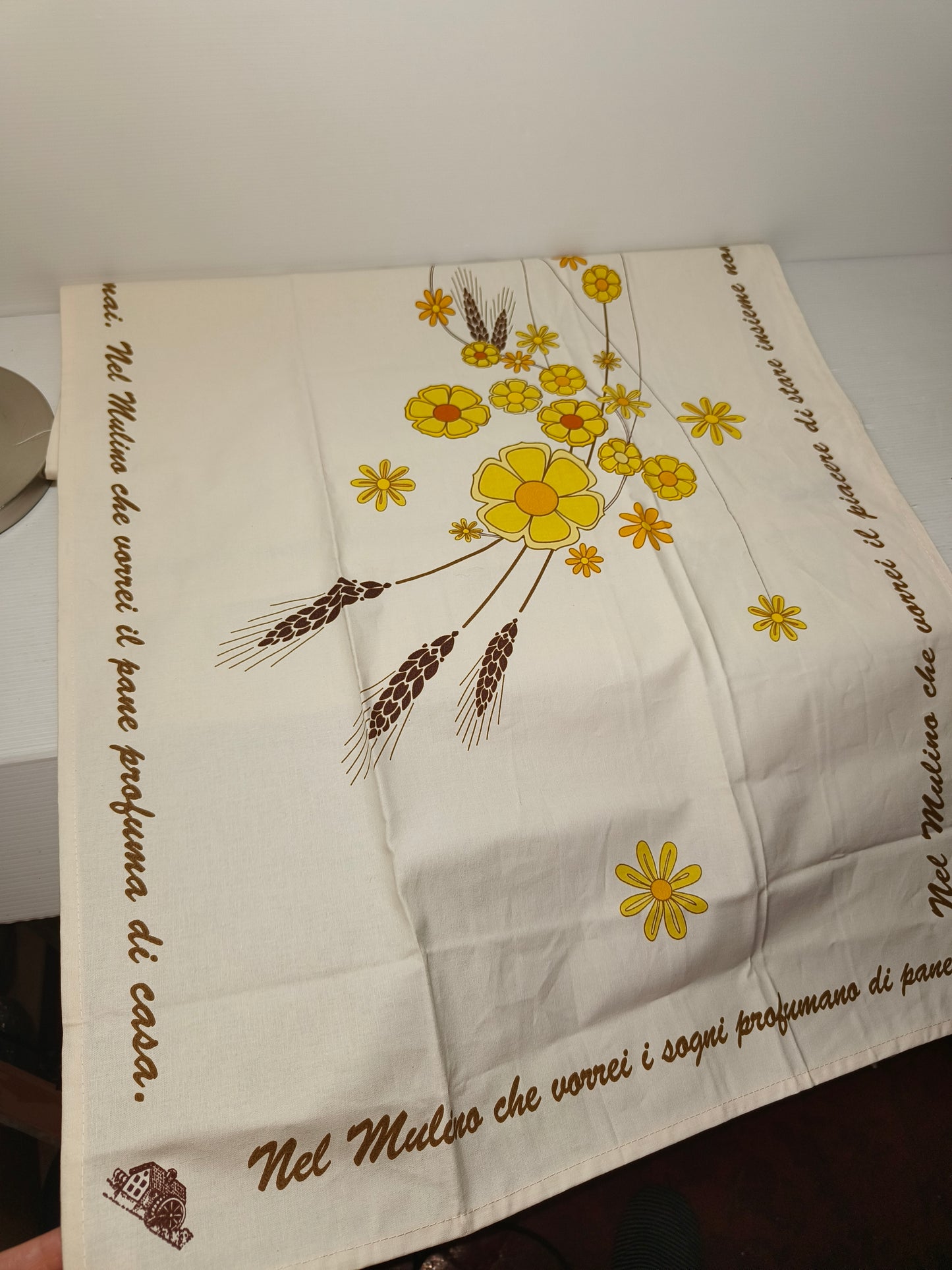 Tovaglia/runner + tovaglioli Mulino Bianco 2007, LEGGI