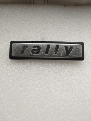 Fregio Scritta Rally per auto Fiat d'epoca
In metallo e gomma
