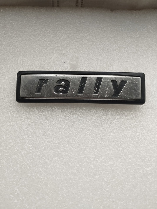 Fregio Scritta Rally per auto Fiat d'epoca
In metallo e gomma