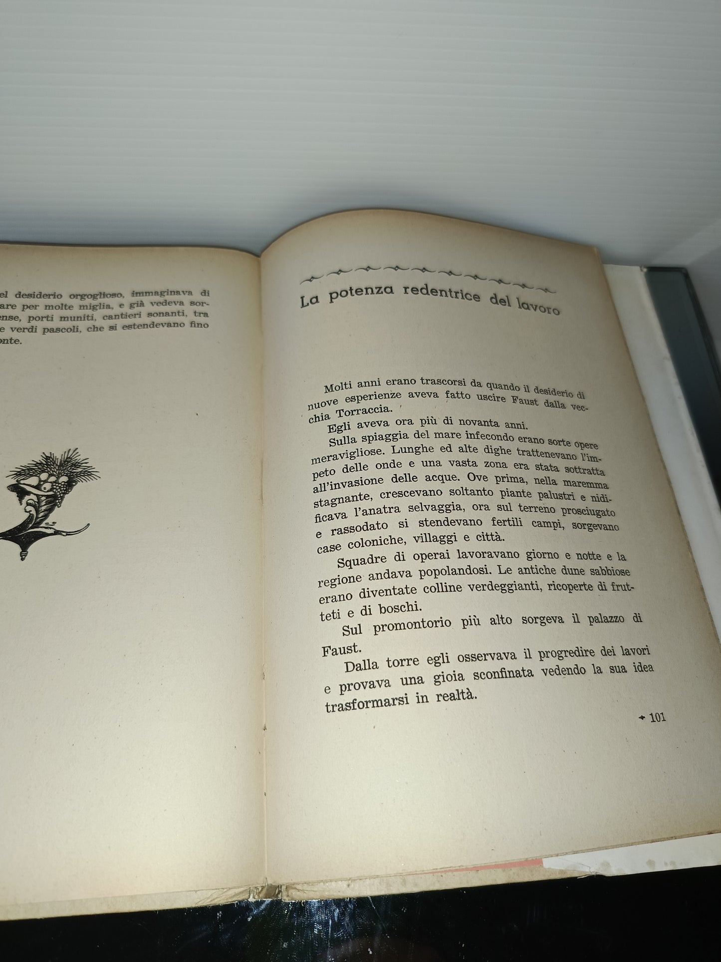 Il Dottor Faust Rina Usiglio
Decorato da Carlo Nicco
Edito nel 1954 da Paravia