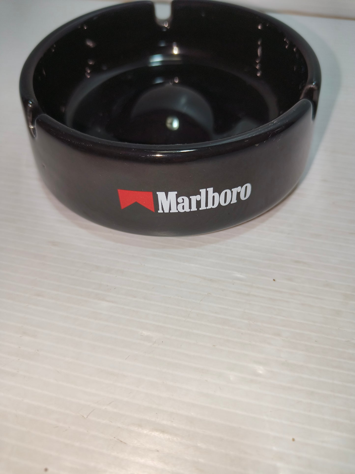 Posacenere pubblicitario Marlboro, anni 70 LEGGI