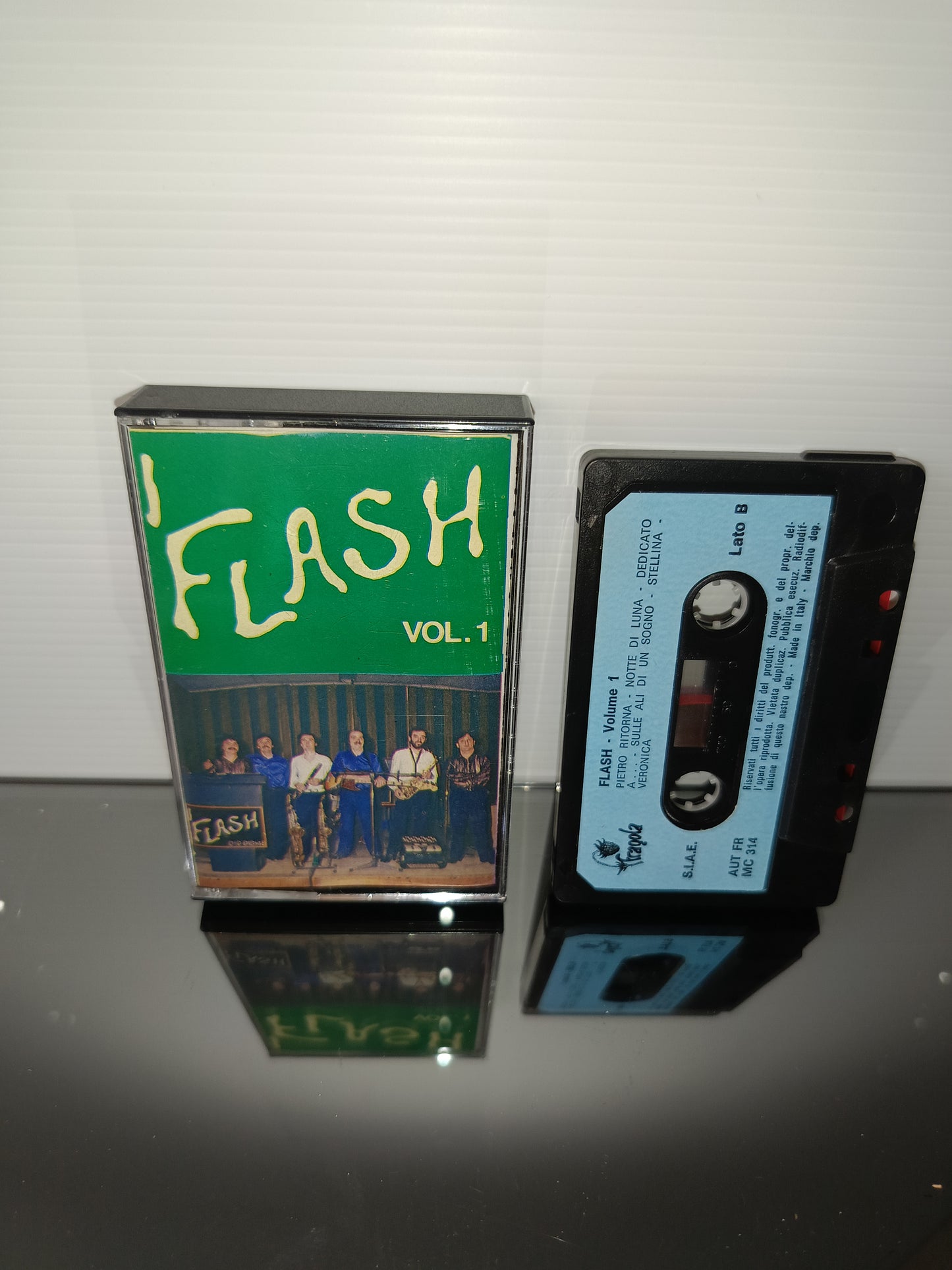 I Flash Vol.1 Musicassetta
Edita nel 1985 da Fragola/Autostop Music Cod.MC314