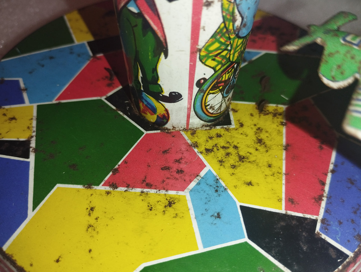 BELL Giostra In Latta
Anni 50
Made in Italy
Da Restaurare