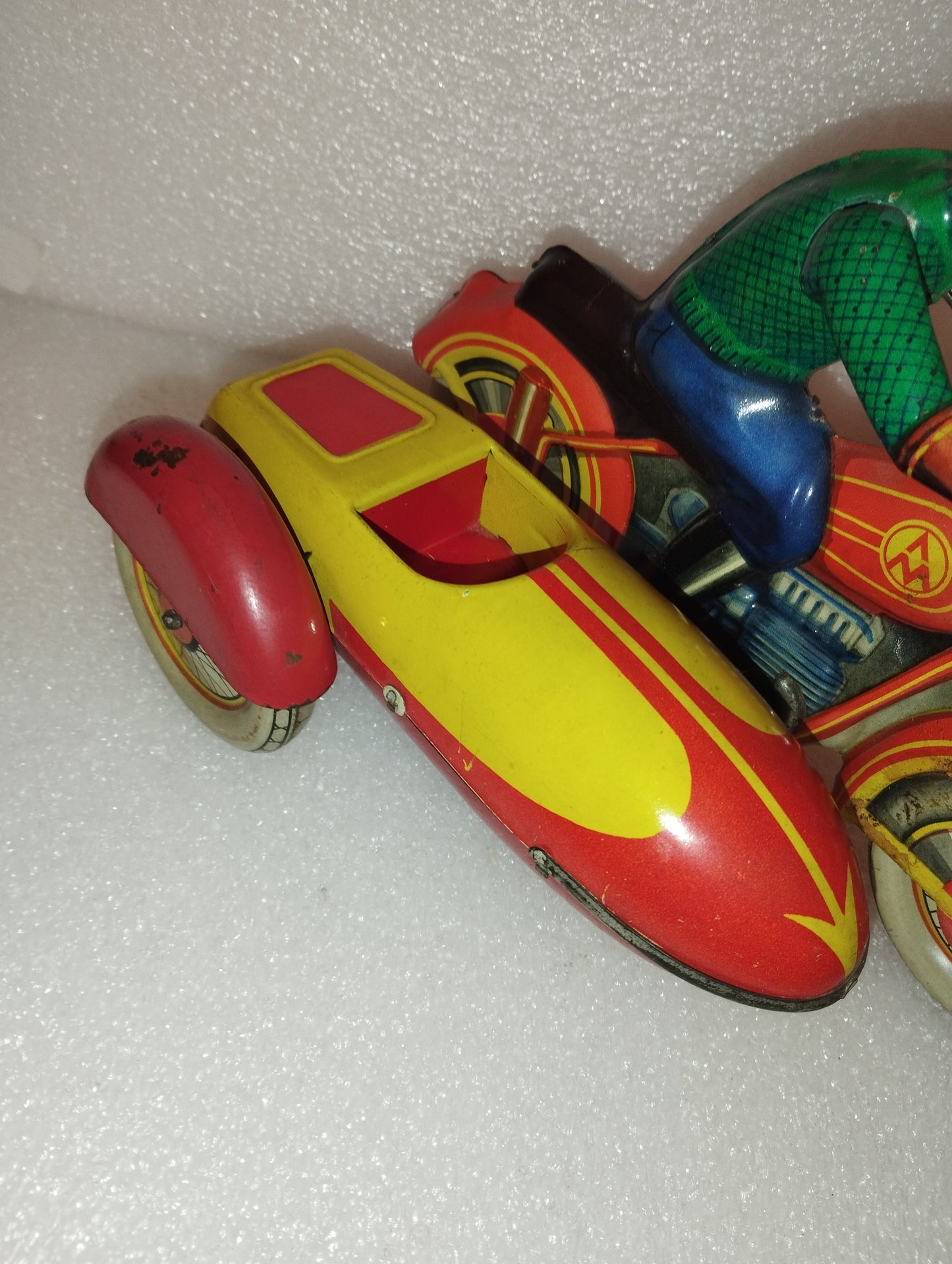 Sidecar In Latta Anni 50/60
Prodotto in URSS non funzionante