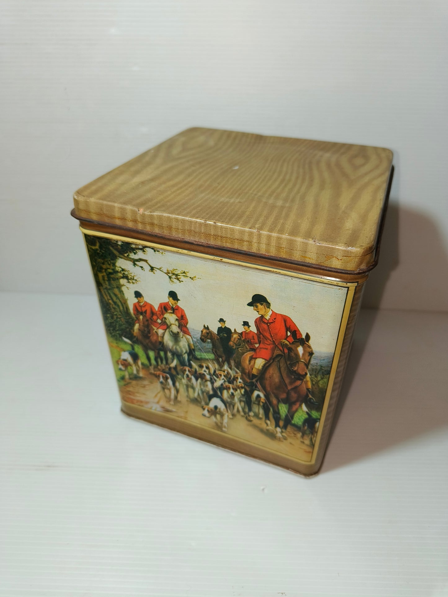 Lotto scatola in latta vintage, LEGGI