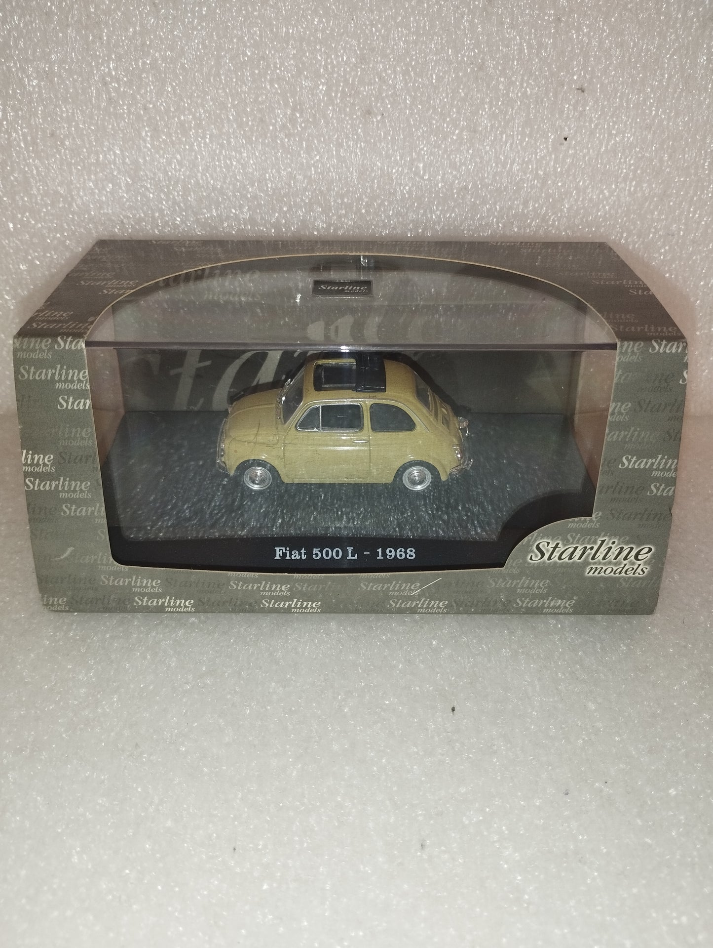Fiat 500 L 1968
Scala 1:43
Starline Models