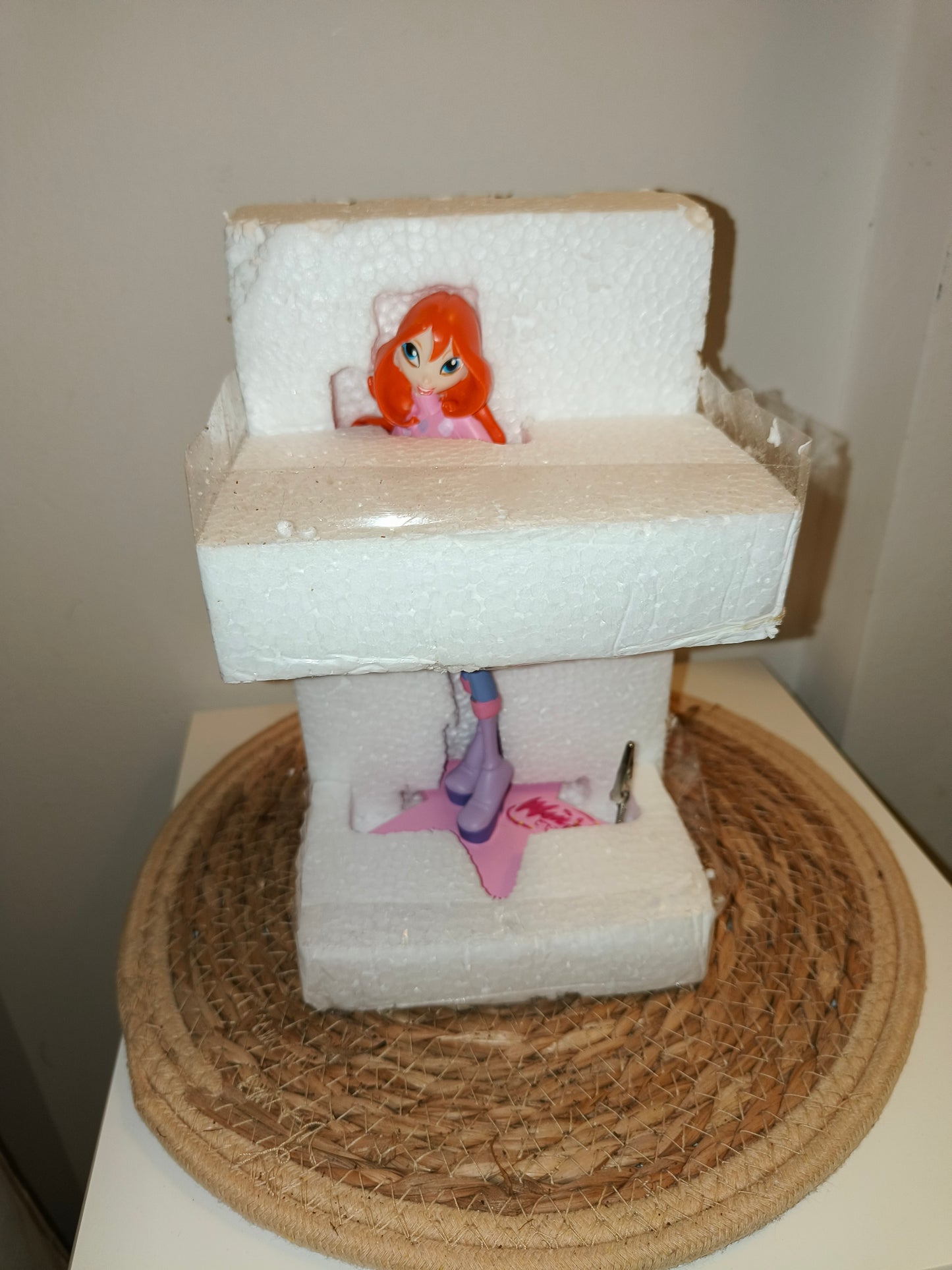 Statuina Winx Bloom in resina, LEGGI