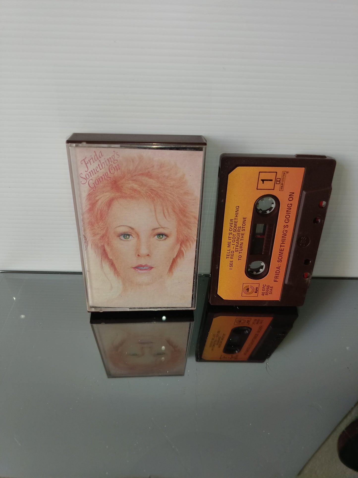 Something's Going On Frida
Musicassetta