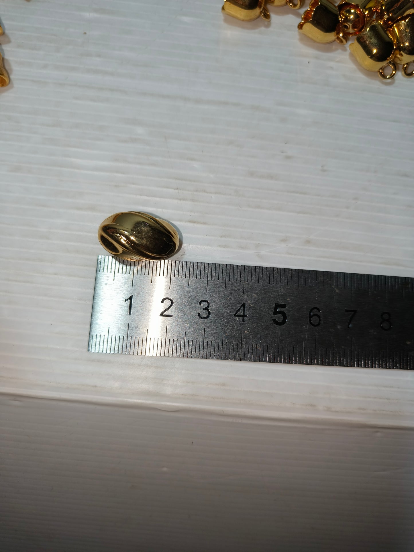 Lotto articoli merceria vintage in metallo, LEGGI