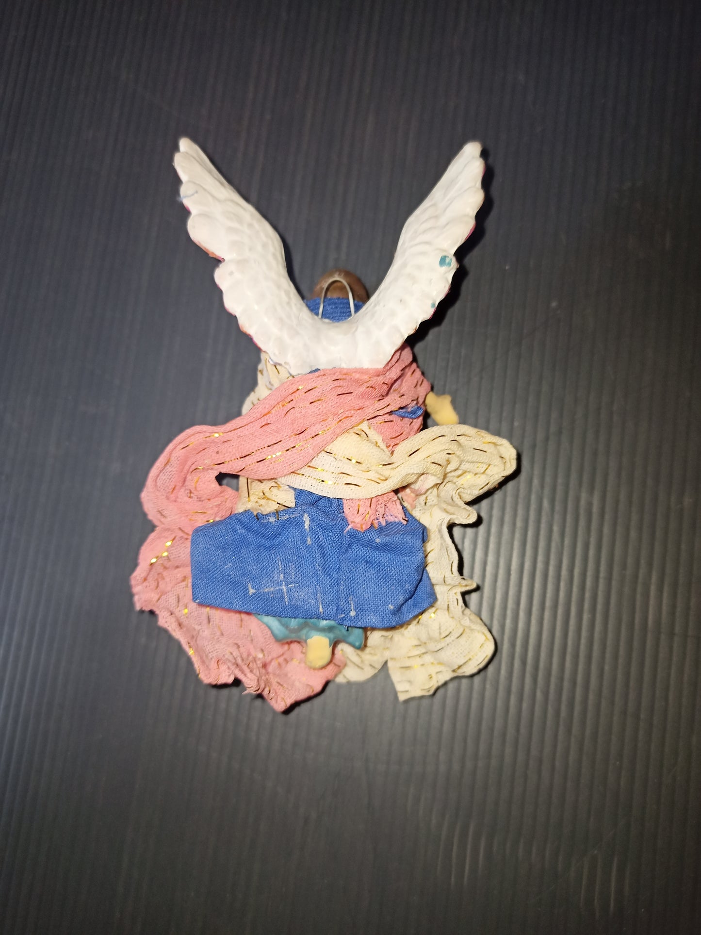 Pink Angel figurine from the DeAgostini "Il Mondo Del Presepe" series