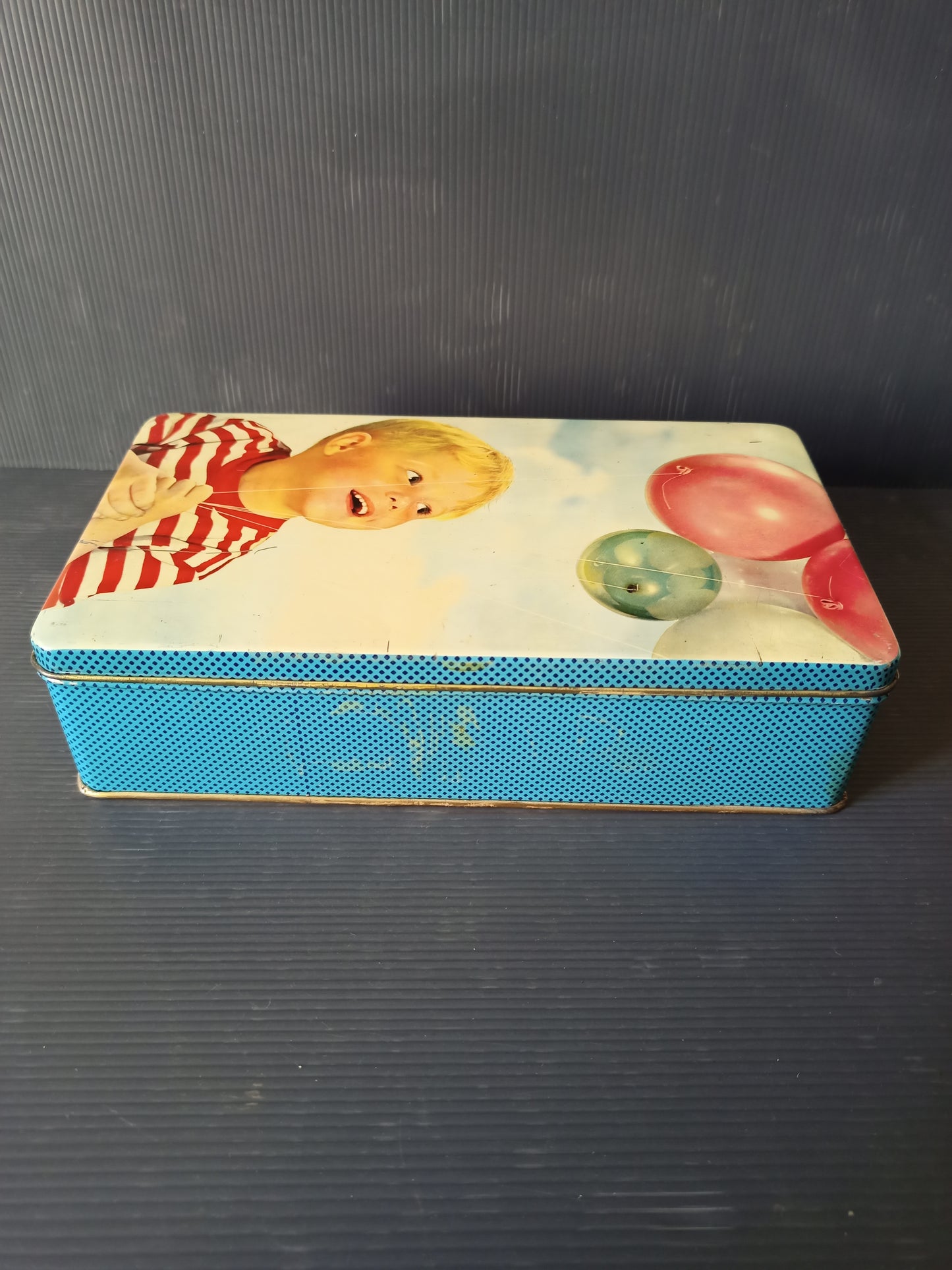 Vintage Wamar Torino biscuit tin box