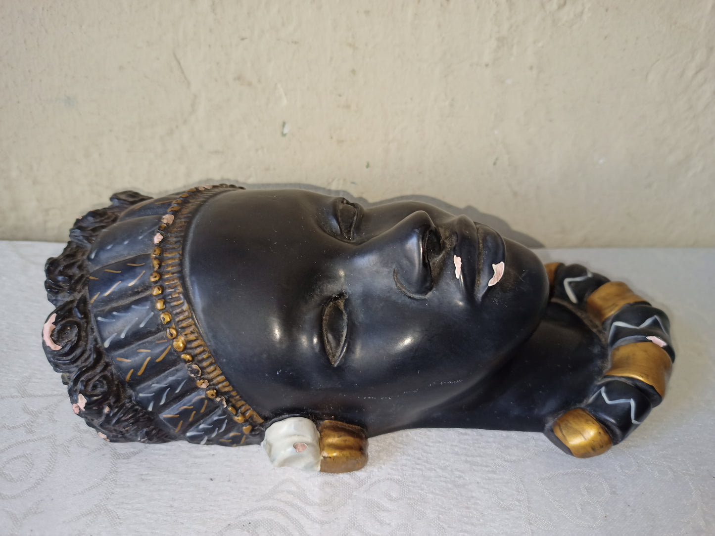 African woman head in plaster, original 1940s TO BE RESTORED