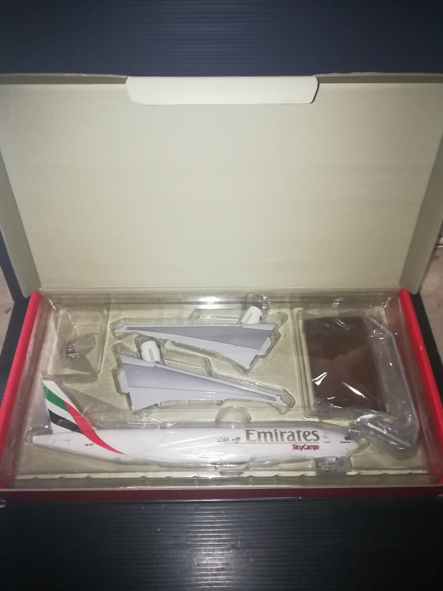 Modellino Boeing 777F Emirates SkyCargo scala 1:200